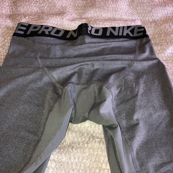 Mens Nike compression tights. - Picture 5 of 6